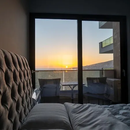 Golden - Luxury Апартаменты *