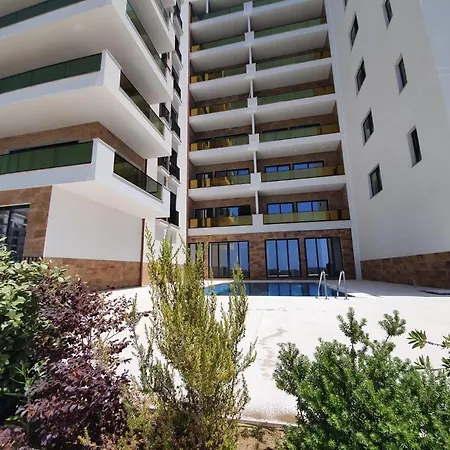 Golden - Luxury Apartment Gjashte