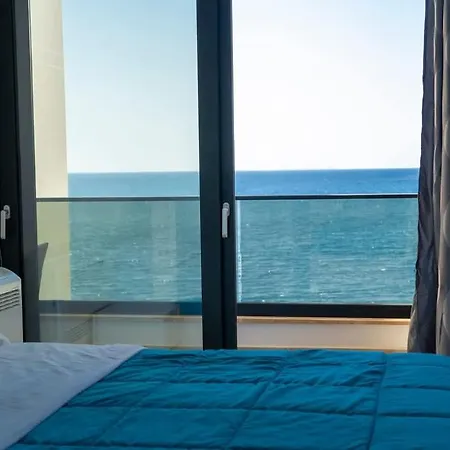Golden - Luxury Apartment