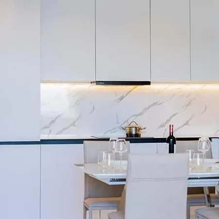 Golden - Luxury Gjashtë