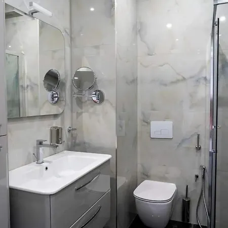 Golden - Luxury * Gjashta