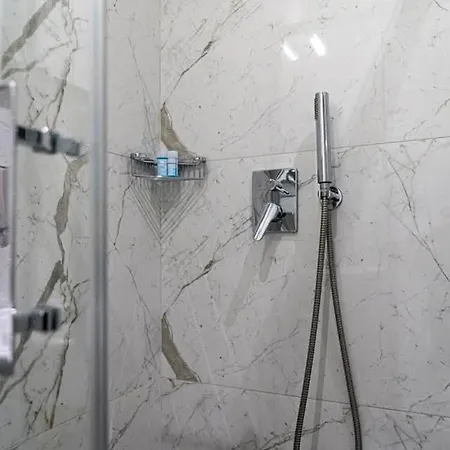 Golden - Luxury * Gjashtë