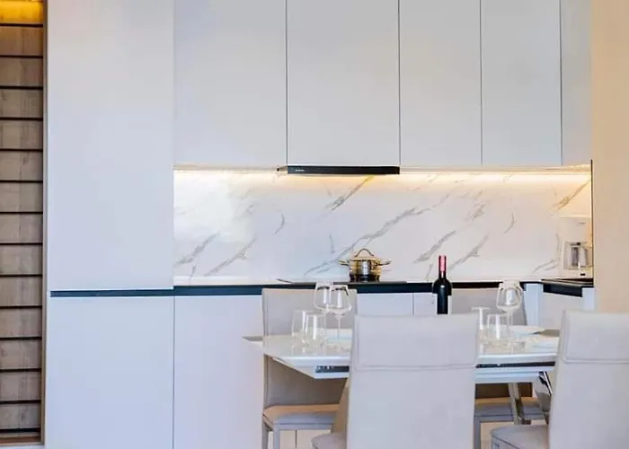 Golden - Luxury Gjashtë