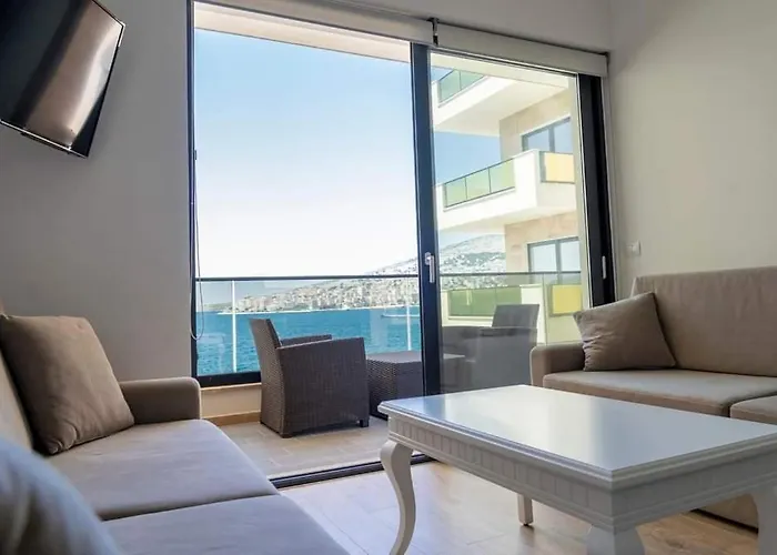 Golden - Luxury Appartement Gjashtë